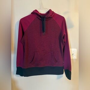 Nike Therma-Fit Pullover Hoodie with Color Block Design